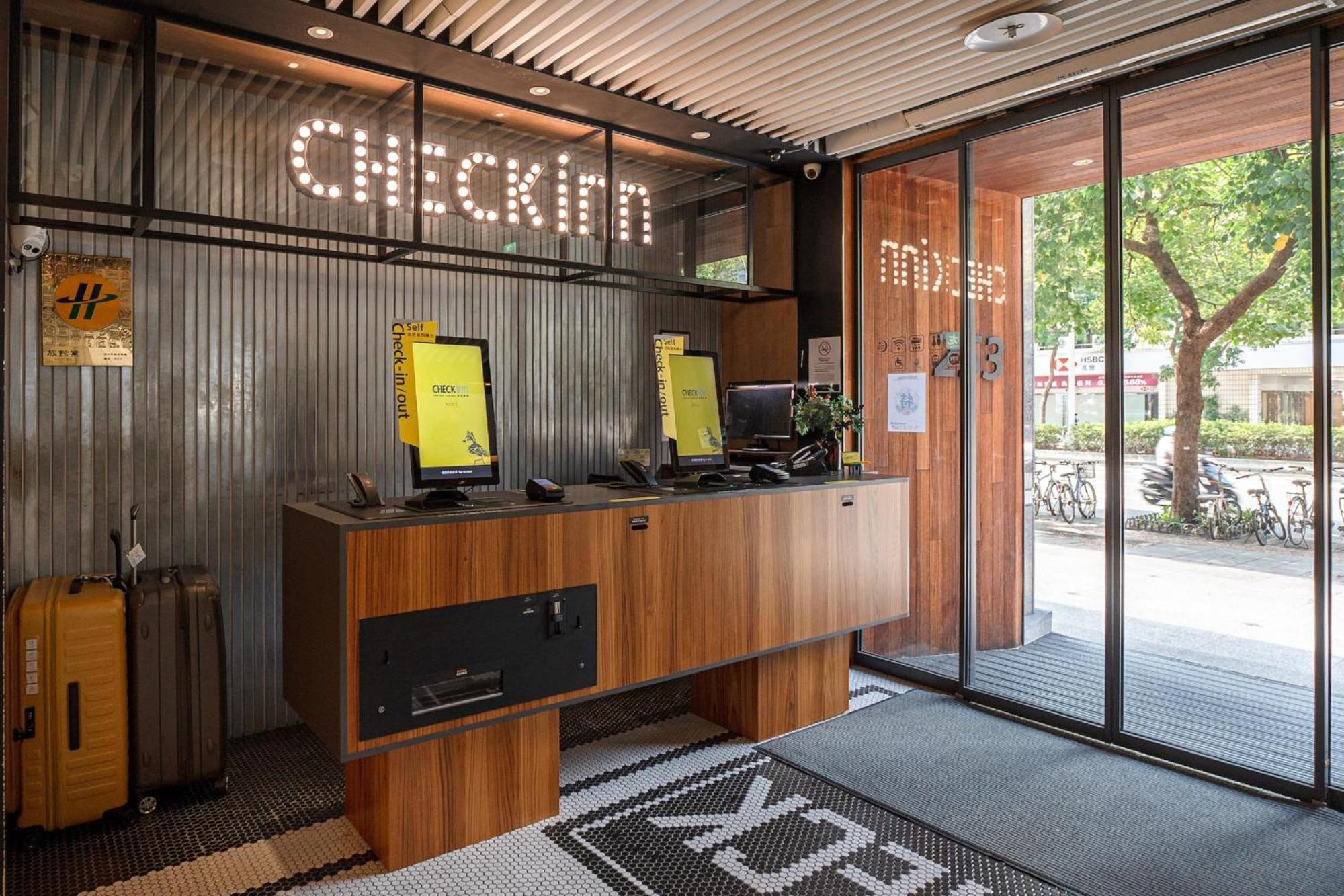 Check Inn Taipei Songjiang Exterior photo